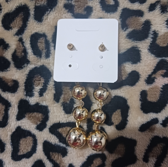 NEW Women Fashion gold balls long earrings - Picture 3 of 6